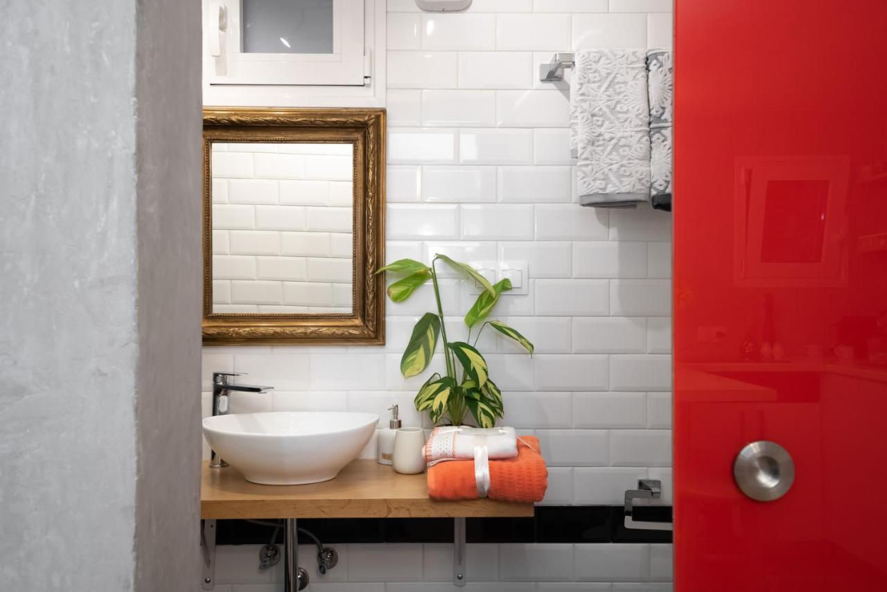 אתונה Cozy Tiny Apartment In The Heart Of Plaka מראה חיצוני תמונה